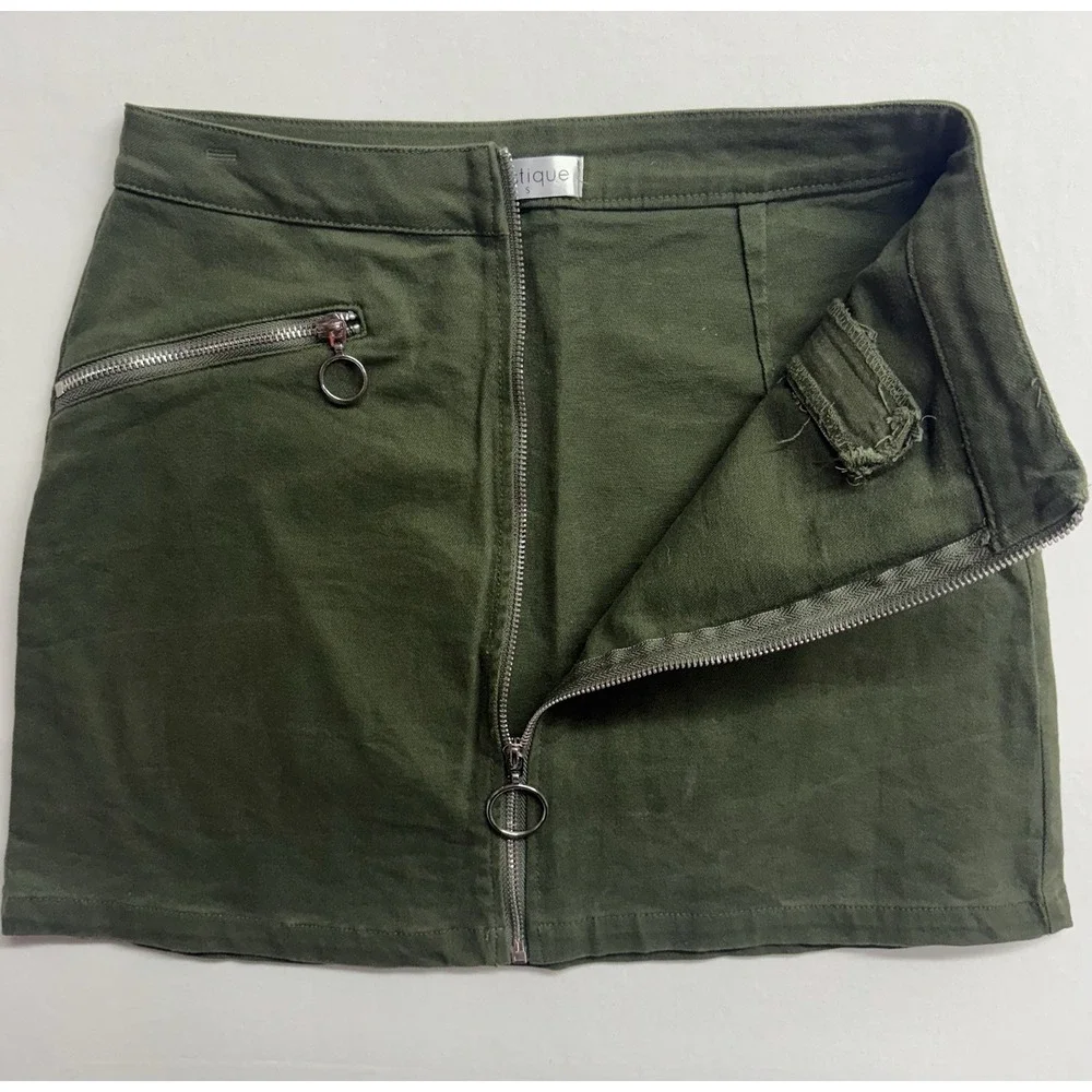 Vestique Olive Green Mini Skirt Size S Front‎ Zip Ring Pull Utility Style